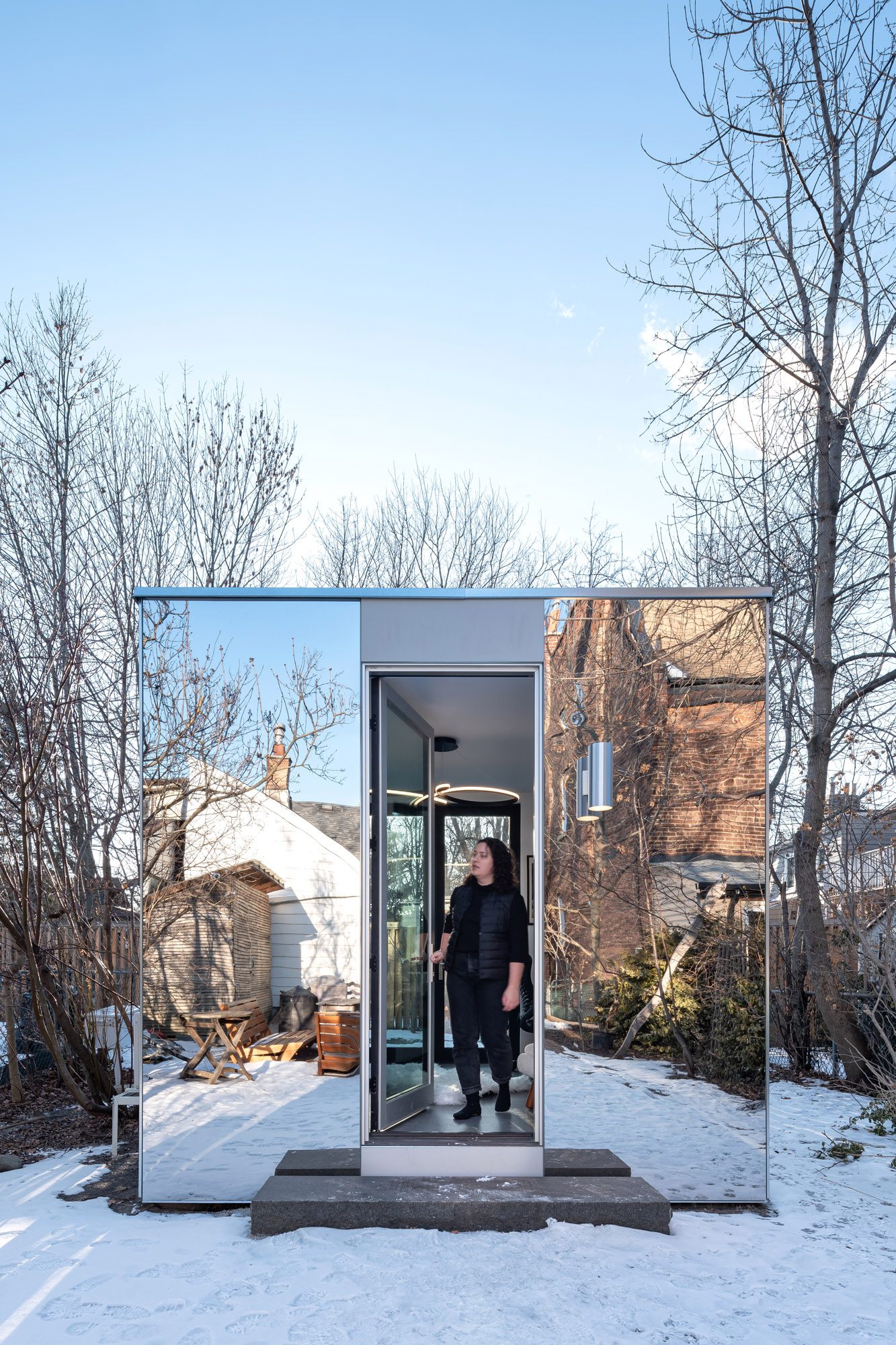 Parkdale Pavilion garden office pod, Toronto